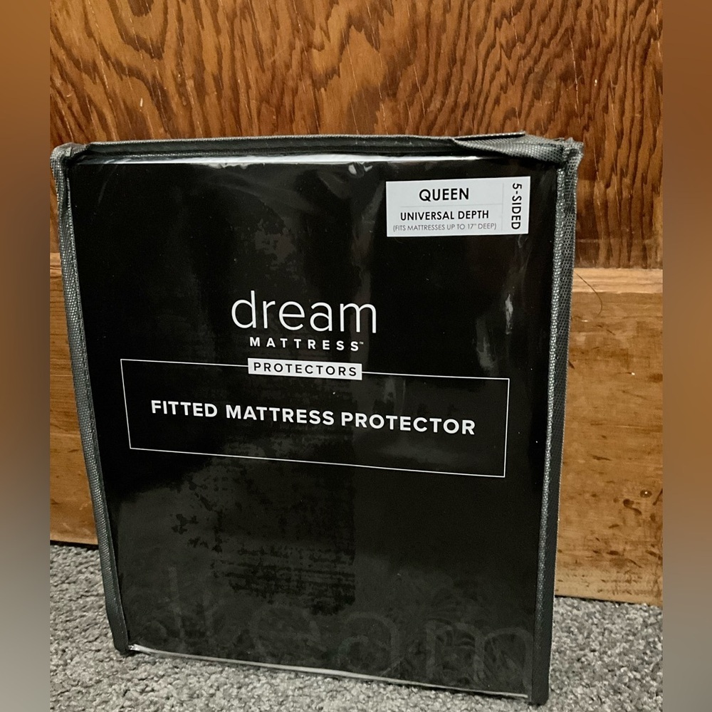 Dream Mattress NWT Protector Queen Fitted 5-Sided Waterproof Antimicrobial - Picture 2 of 4